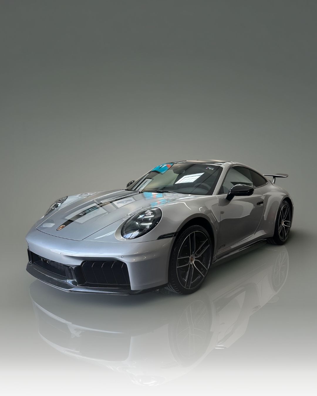 911